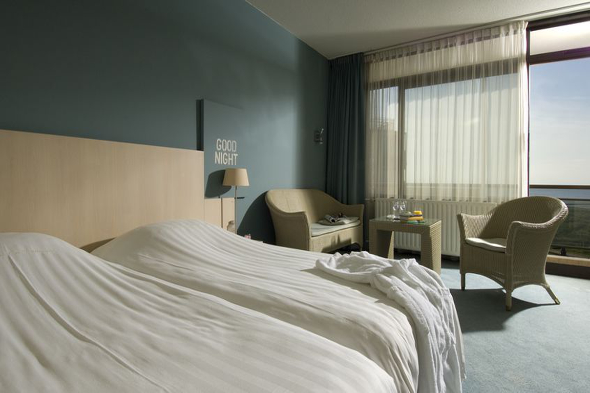 Komfort-Doppelzimmer mit Meerblick im Hotel "de Wielingen" Cadzand-Bad